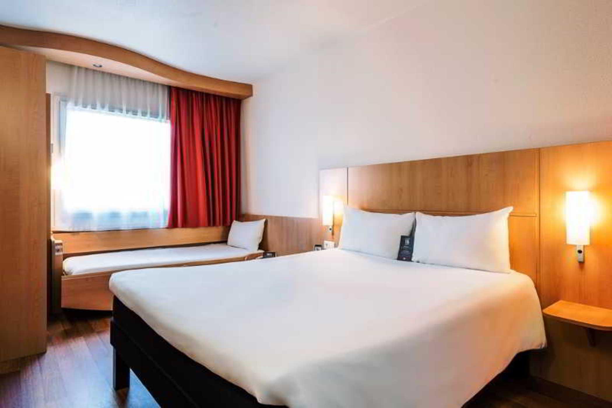 Ibis Madrid Calle Alcala Exterior foto