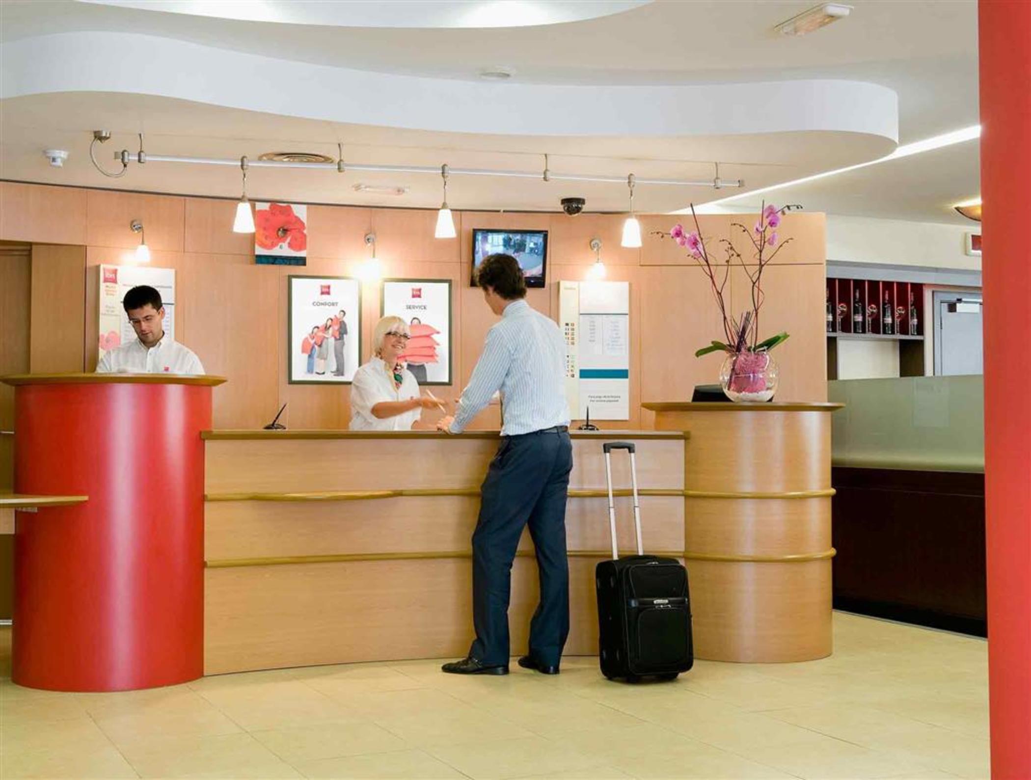 Ibis Madrid Calle Alcala Exterior foto