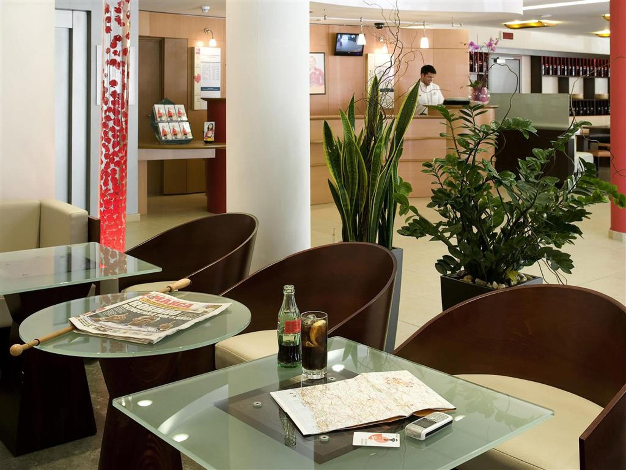 Ibis Madrid Calle Alcala Exterior foto